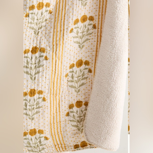Anthropologie gauze cotton Sherpa floral printed throw blanket - Picture 6 of 6